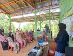 KTH Wono Harjo Padang Cermin Diberi Pelatihan Mengolah Buah Pala jadi Permen Herbal